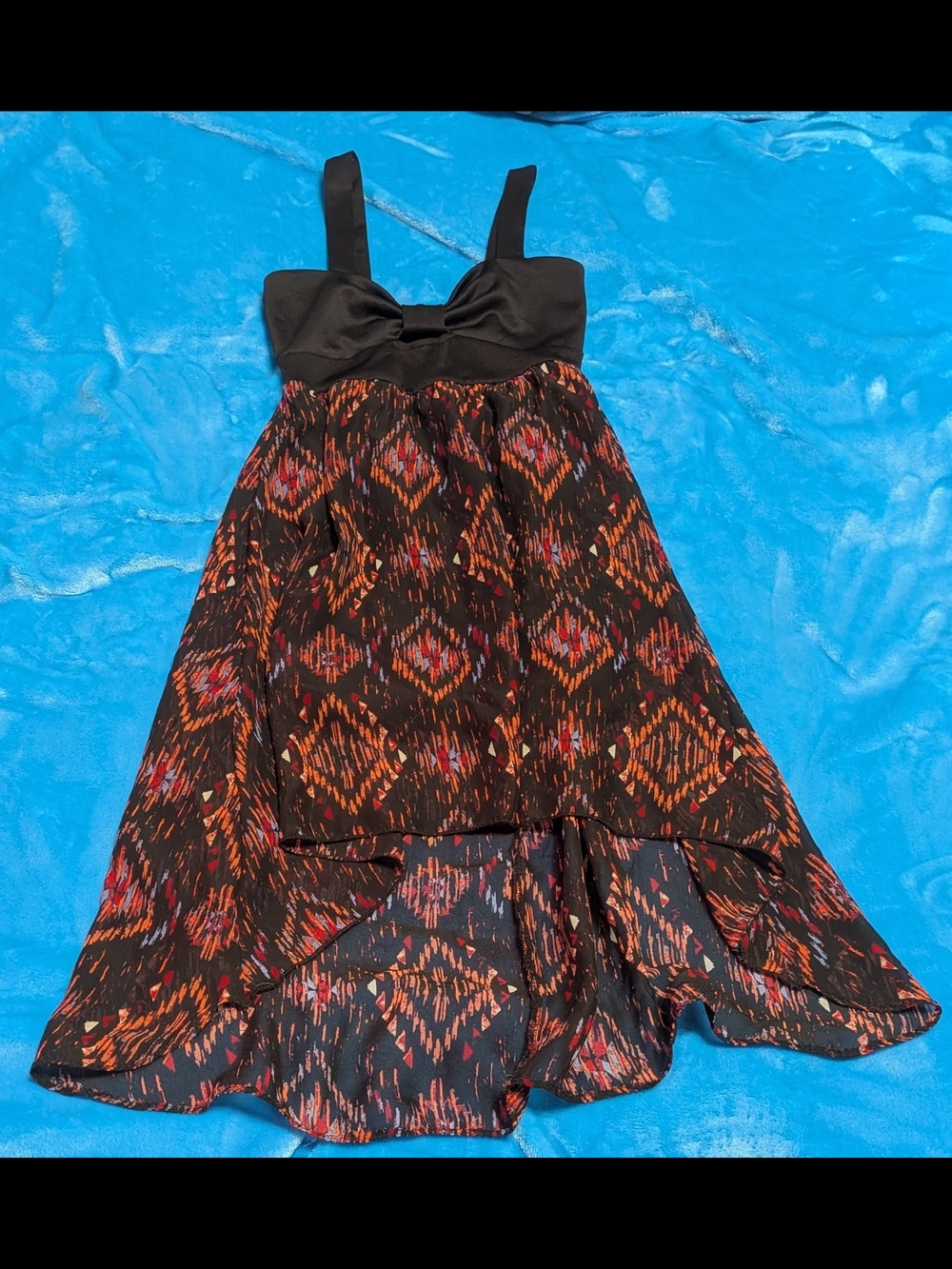 🌸 Sleeveless Pattern Dress with Black Bodice & High-Low Hem 🌸